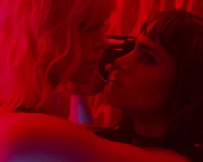 Charlize Theron, Sofia Boutella Nude - Atomic Blonde (US 2017)
