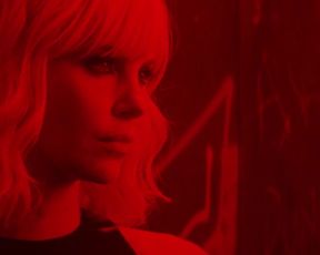 Charlize Theron, Sofia Boutella Nude - Atomic Blonde (US 2017)