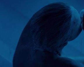 Charlize Theron, Sofia Boutella Nude - Atomic Blonde (US 2017)