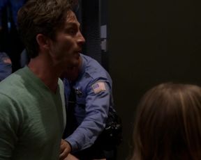 TV show scene Carlson Young sexy – Scream s01e08 (2015) 