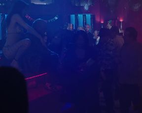 Naked scene Niecy Nash sexy, Karrueche Tran nude, Rachel Whitman Groves sexy – Claws s01e01 (2017) TV show nudity video