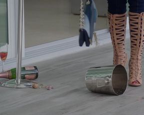 Naked scene Niecy Nash sexy, Karrueche Tran nude, Rachel Whitman Groves sexy – Claws s01e01 (2017) TV show nudity video