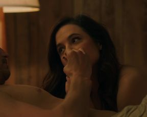 Caroline Dhavernas Nude - Easy Living (2017)