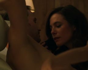 Caroline Dhavernas Nude - Easy Living (2017)