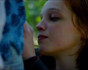 Adele Haenel Nude - Orpheline (2016)