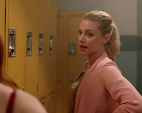 Naked scene Madelaine Petsch Sexy - Riverdale s02e02 (2017) TV show nudity video