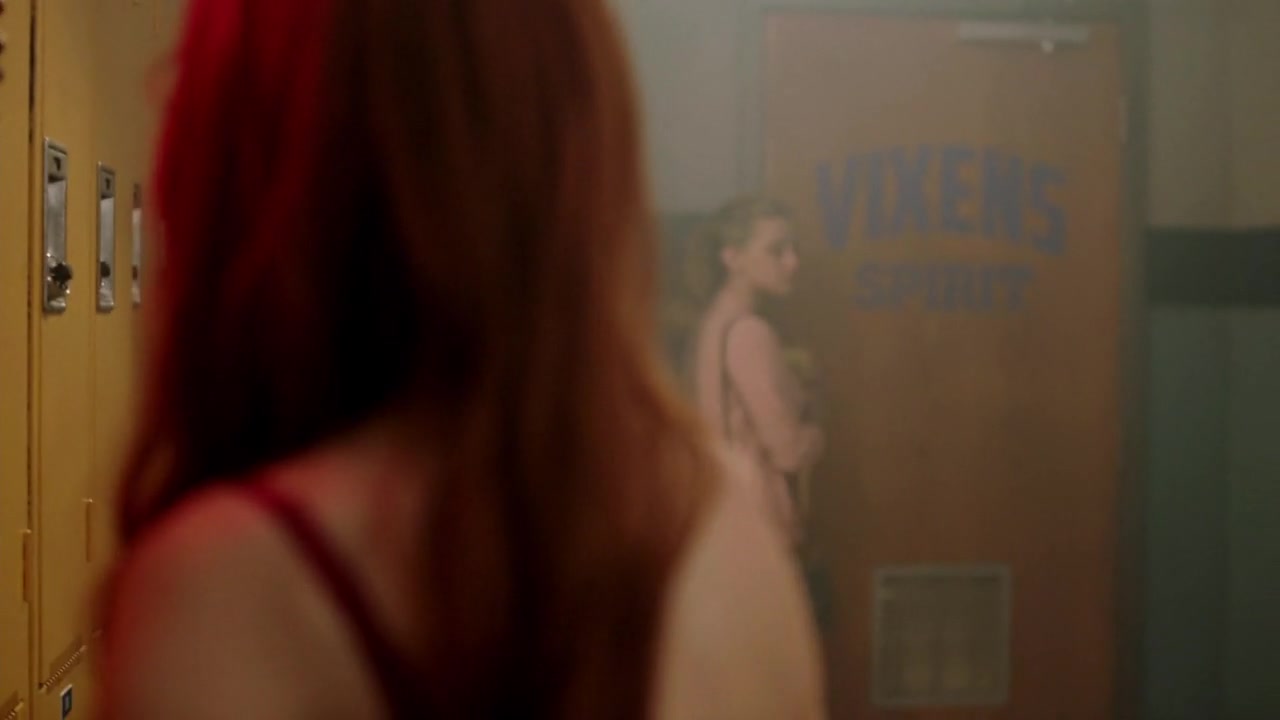 Naked Scene Madelaine Petsch Sexy Riverdale S02e02 2017 TV Show
