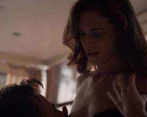 Hot scene Amanda Righetti Sexy - Colony s01e07 (2016) 