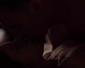 Hot scene Amanda Righetti Sexy - Colony s01e07 (2016) 