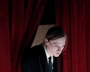 Sarah Gadon sexy – Antiviral (2012)