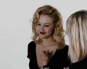 Sarah Gadon sexy – Antiviral (2012)