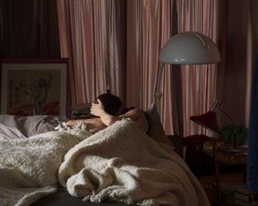 Actress Claudia Eisinger, Svenja Jung Nude - Zarah Wilde Jahre s01e04 (2017) TV Show Sex Scenes