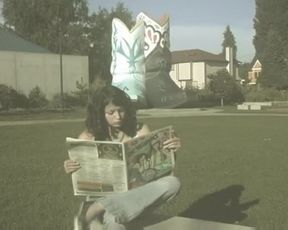 Hot celebs video Ellie Idol - Getting a Leg Up in Porn (2006) 