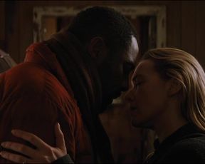 Kate Winslet Sexy - The Mountain Between Us (2017)