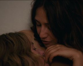 Celebrity Lesbian Video - Cecile De France & Izia Higelin - La belle saison (2015) 