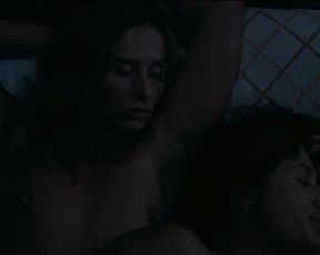 Celebrity Lesbian Video - Cecile De France & Izia Higelin - La belle saison (2015) 