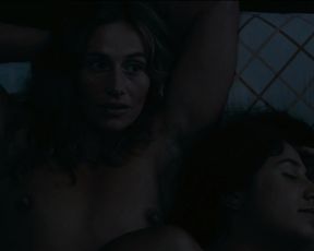 Celebrity Lesbian Video - Cecile De France & Izia Higelin - La belle saison (2015) 