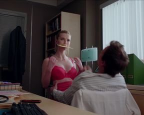 TV show scene Betty Gilpin - Nurse Jackie s05 (2014) 