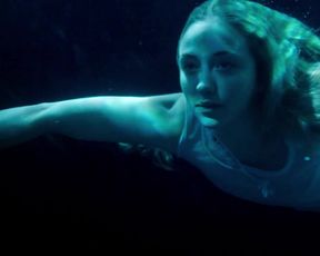 Lilly-Fleur Pointeaux & Gala Besson - Horsehead (2014)