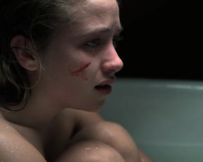 Lilly-Fleur Pointeaux & Gala Besson - Horsehead (2014)