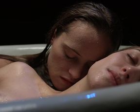 Lilly-Fleur Pointeaux & Gala Besson - Horsehead (2014)