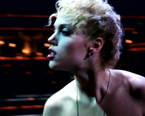 Elizabeth Berkley Topless - Showgirls (1995)