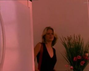Sexy Neve Campbell, Megan Pipin, Joelle Carter Nude - When Will I Be Loved (US 2004) 