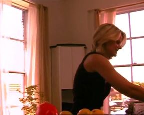 Sexy Neve Campbell, Megan Pipin, Joelle Carter Nude - When Will I Be Loved (US 2004) 