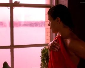 Sexy Neve Campbell, Megan Pipin, Joelle Carter Nude - When Will I Be Loved (US 2004) 