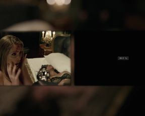 Celebs Amanda Seyfried naked, Sara Mitich, Alyson Bath, Jordan Claire Robbins nude - Anon (2018)