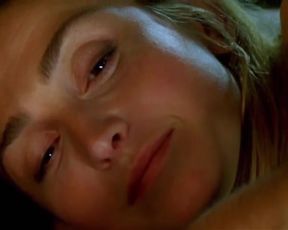 Sexy Julie Gayet Nude - Amoreuse (2010) 