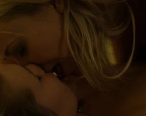 Chelsey Reist & Sharon Hinnendael - Embrace of the Vampire (2013)