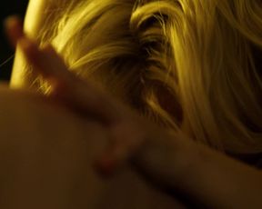 Chelsey Reist & Sharon Hinnendael - Embrace of the Vampire (2013)