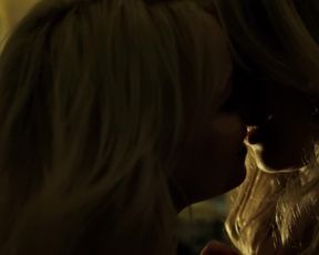 Chelsey Reist & Sharon Hinnendael - Embrace of the Vampire (2013)