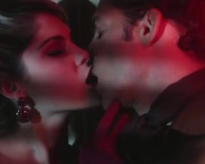 Actress Barbara Evans - Dois Irmaos s01e03 (2017) Nudity and Sex in TV Show