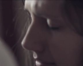 Lise Koefoed Nude - Ung for evigt (2012)