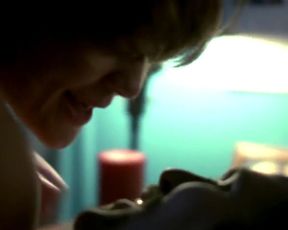 Sexy Maya Stange, Kathleen Robertson - XX-XY (US 2002) 