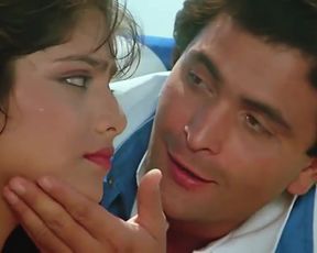 Naked scenes SONAM BIKINI SCENE RARELY Movie-Vijay (1988)