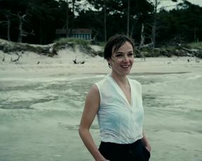 Watch movie scene Julia Koschitz - Schweigeminute (2016) video. 