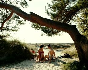 Julia Koschitz - Schweigeminute (2016)