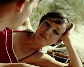 Julia Koschitz - Schweigeminute (2016)