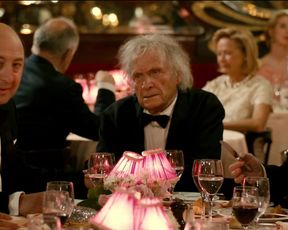 Sexy Monica Bellucci hot - Des gens qui s’embrassent (2013) TV show scenes