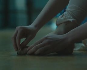 Hot actress Sarah Hay, Emily Tyra - Flesh & Bone S01E01 (2015) (Sex, Nude) 