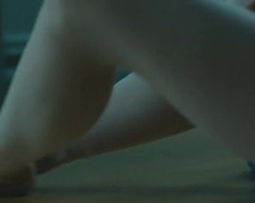 Hot actress Sarah Hay, Emily Tyra - Flesh & Bone S01E01 (2015) (Sex, Nude) 