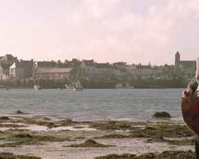 Sexy Vanessa Paradis nude - Elisa (1995) 