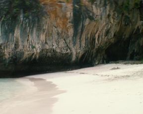 Margot Bancilhon nude - Five (2016)