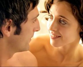 Hot celebs video Leticia Dolera nude - Semen, una historia de amor (2005) 