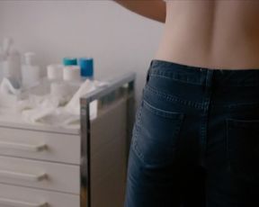Topless scene Kristen Stewart - Personal Shoppe (2016) 
