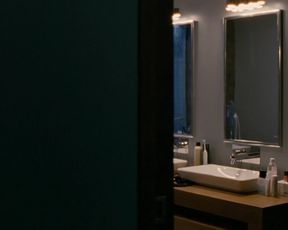 Topless scene Kristen Stewart - Personal Shoppe (2016) 