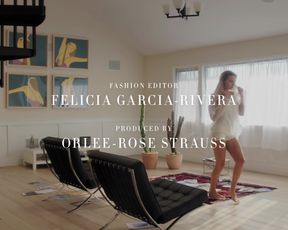 Hot scene Margot Robbie - Vogue Magazine (2016) 